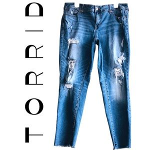 Torrid vintage stretch crop boyfriend distressed jean